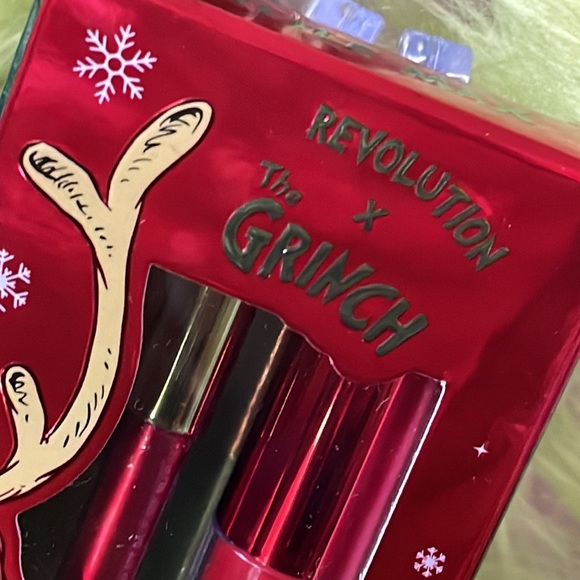 Grinch Revolution Lip Kit - Picture 2 of 7